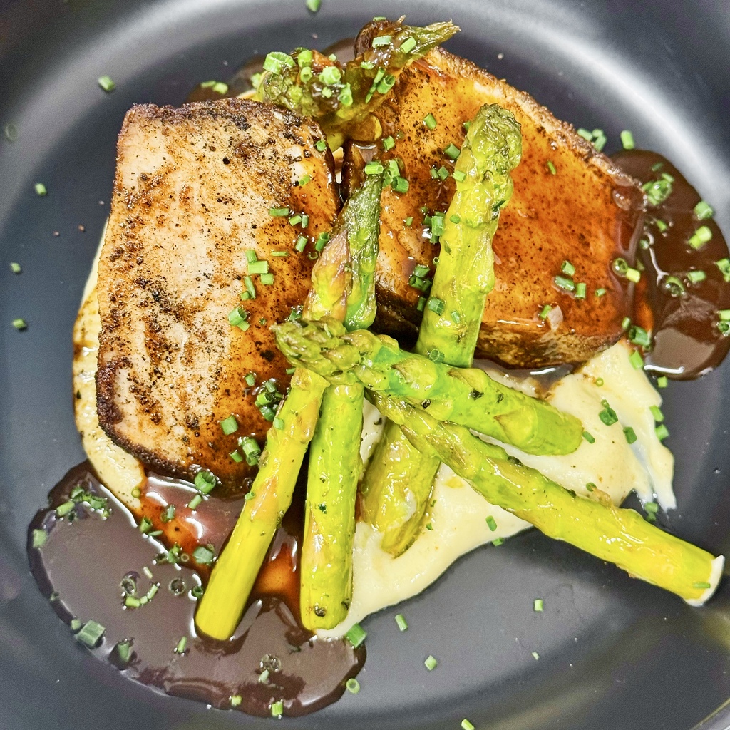 Fresh Sea Scallops with sweet potato puree and apple pecan salad at Bolo Restaurant, Orange Beach