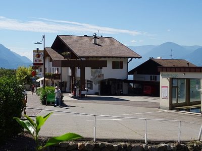 Bild von der Tankstelle in Dorf Tirol