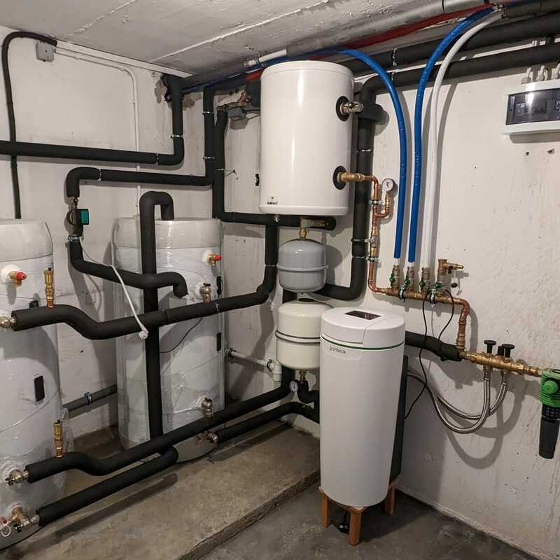 REFERENZEN: Wärmepumpe im Keller