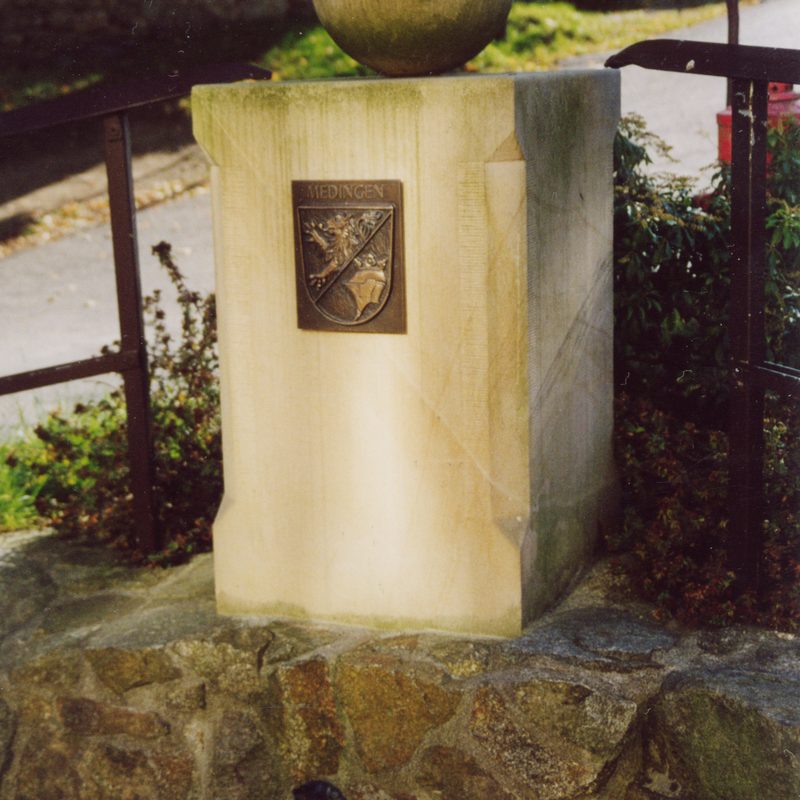 Rekonstruktion Brunnendenkmal, Gemeinde Medingen,  1998, Postaer Sandstein