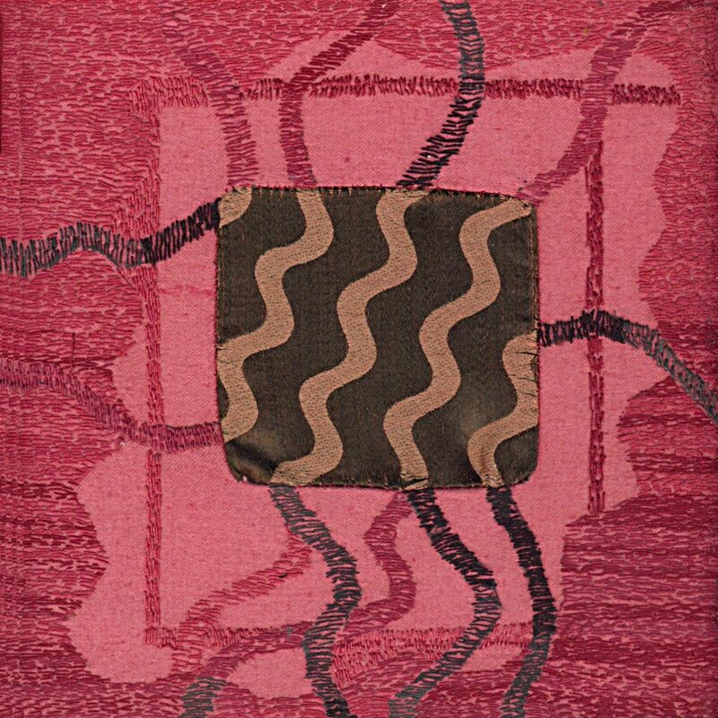 VARIATION 1, 1986, Stickerei mit eingesetztem Stoffstück, 14x14cm