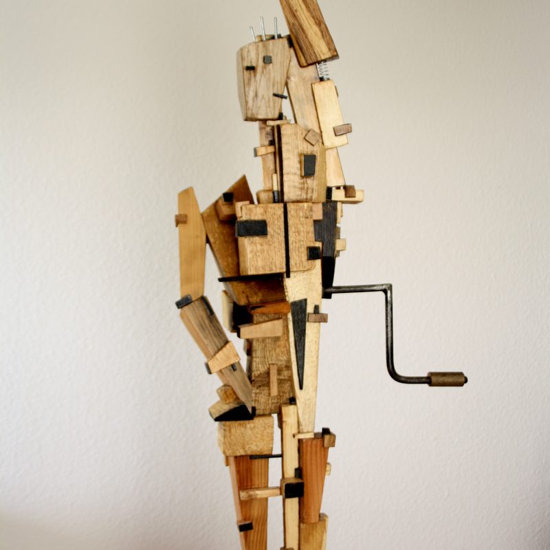 Maschinenmensch 2011, H 112 cm, Altholz, Stahl, Schrauben Farbe