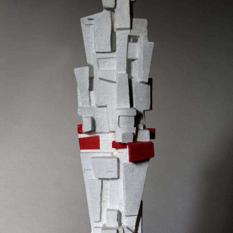 Mann in roter Badehose 2011, H 55 cm, behauener Betonguss, Farbe