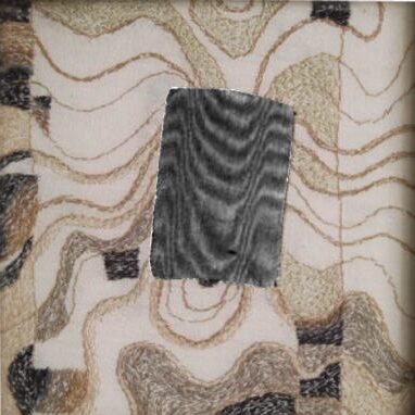 VARIATION 7, 1986, Stickerei mit eingesetztem Stoffstück, 14x14cm