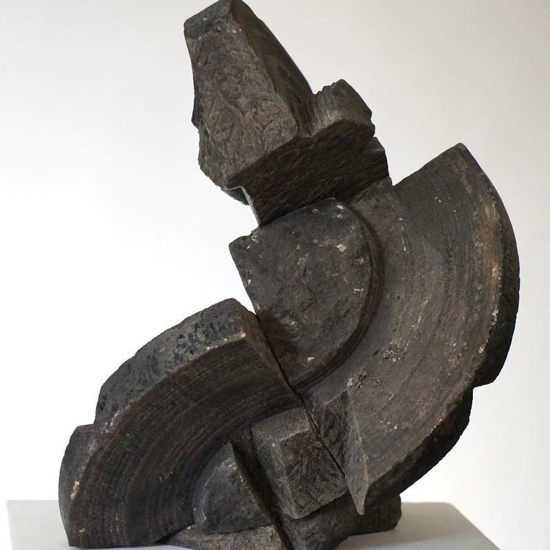 Innovation 2014,  31x28x25 cm, historischer Sandstein, Kleber, Stahl