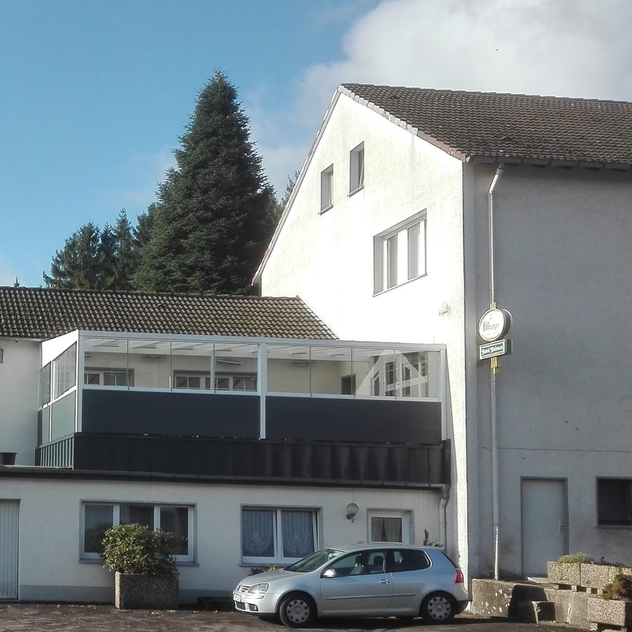 Wintergarten und Vordach für eine Gaststätte