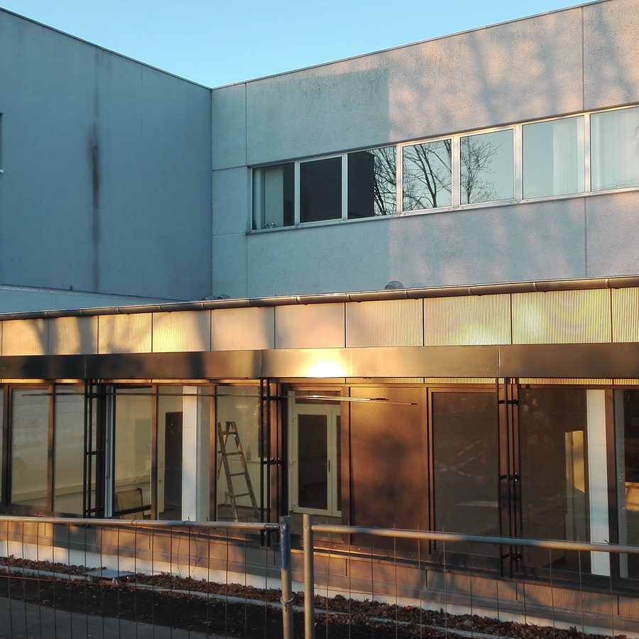 Hallenbau und  Industriebau mit Anbau